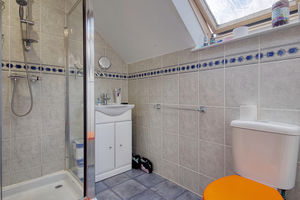 Bedroom One En-Suite- click for photo gallery